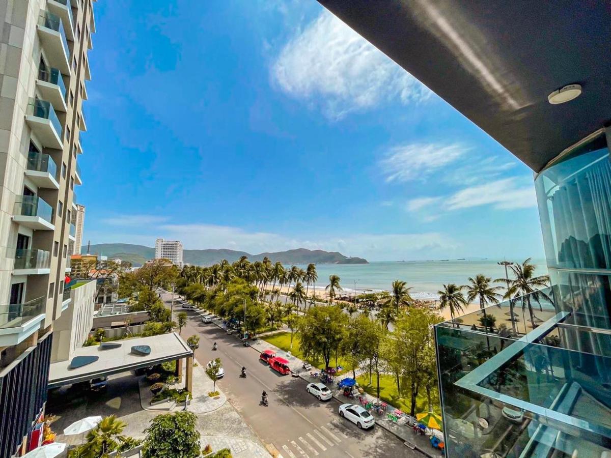 Y Linh Hotel Куїнон Екстер'єр фото