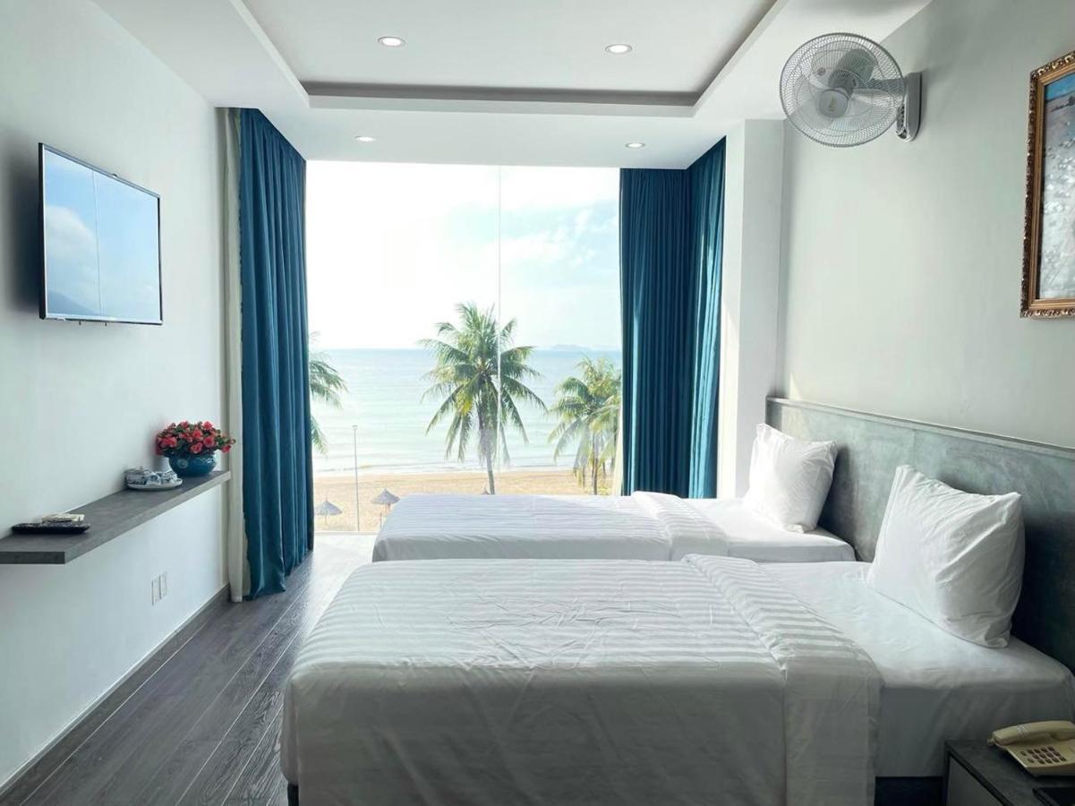 Y Linh Hotel Куїнон Екстер'єр фото