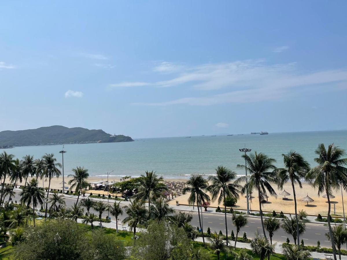 Y Linh Hotel Куїнон Екстер'єр фото